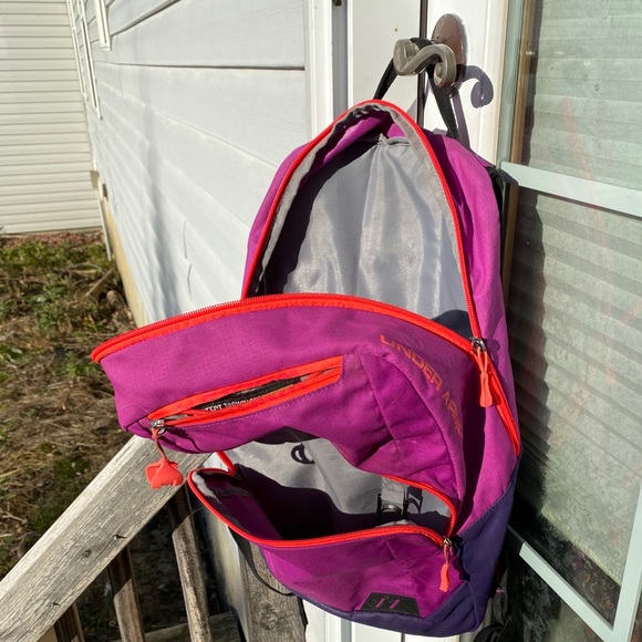 COPY - ❤️ UNDER ARMOUR BACKPACK - Picture 3 of 5